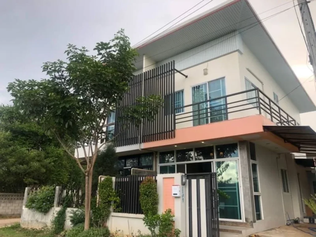 Quick Rent Nice Townhome in Mae-hia close to Macro Big C Rimping Kad Farang Village