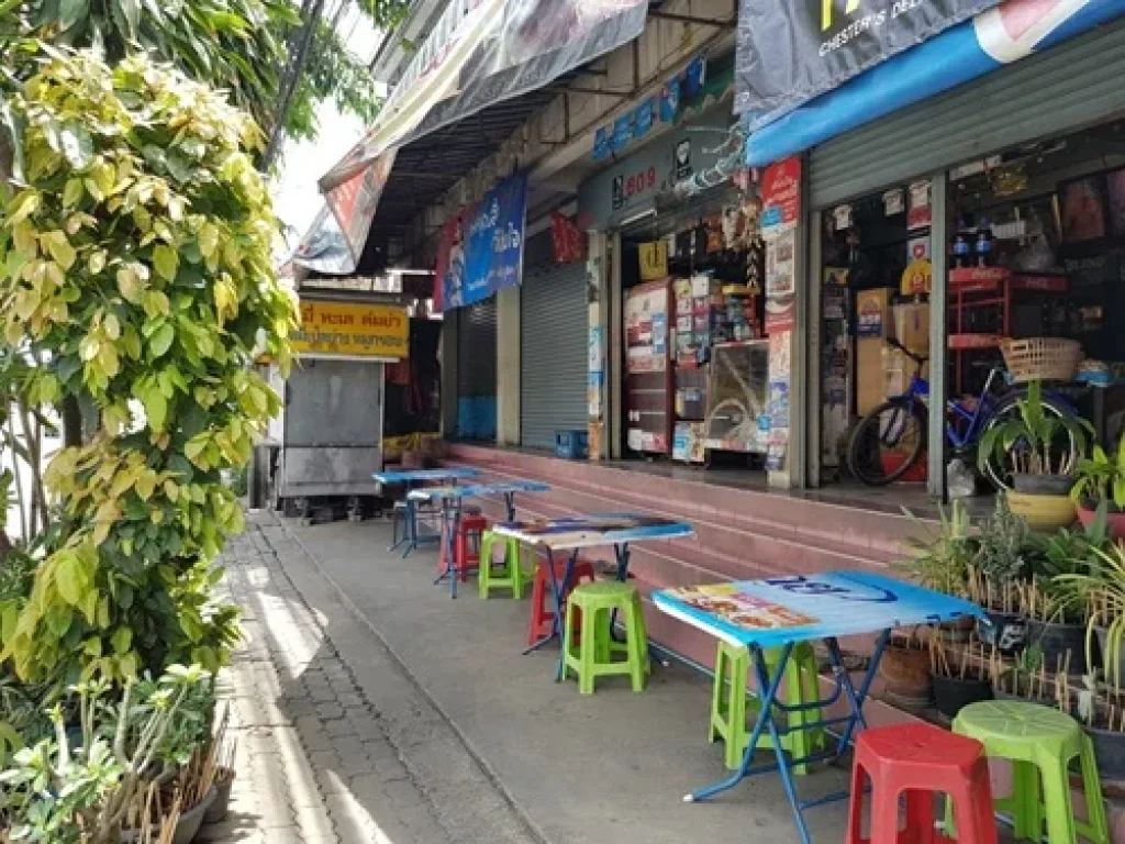 ขายที่ดินพร้อมบ้านตึกแถว 2 ชั้น 39 ตรว ติดถนนรามอินทรา ซรามอินทรา101