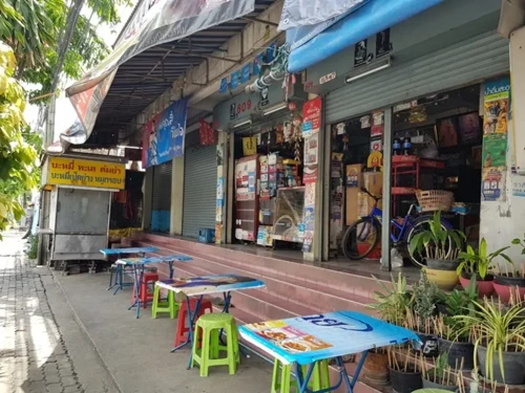 ขายที่ดินพร้อมบ้านตึกแถว 2 ชั้น 39 ตรว ติดถนนรามอินทรา ซรามอินทรา101