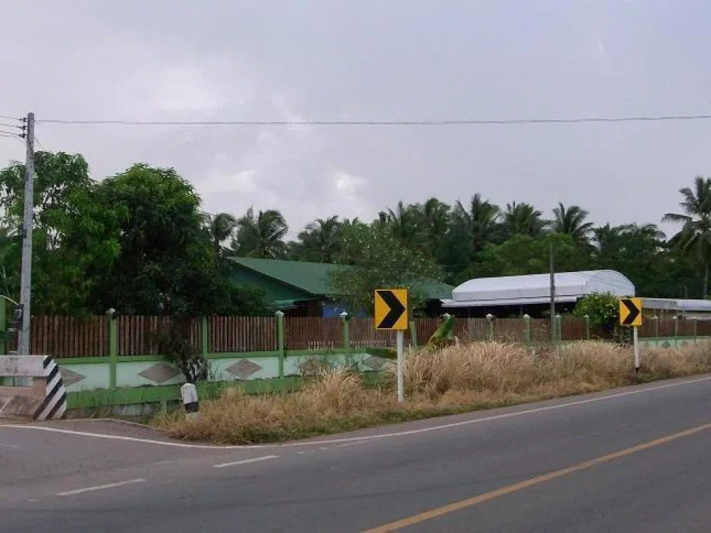 สิ่งปลูกสร้างและที่ดิน 4 ไร่ ริมถนนย่านอัมพวา