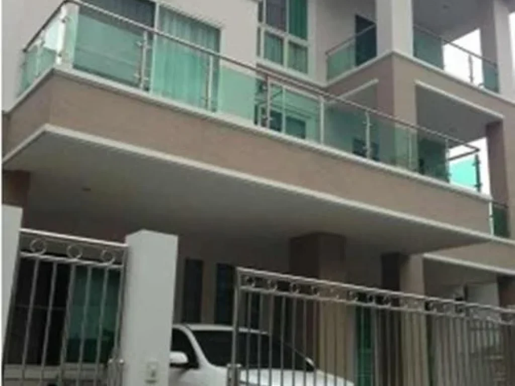 H 0861 House 3 storey for rent บ้านโมเดิร์นสไตล์ สุขุมวิท 71ซอยปรีดีพนมยงค์33 เหมาะพักอาศัยบ้านรีโนเวทใหม่ทั้งหลัง