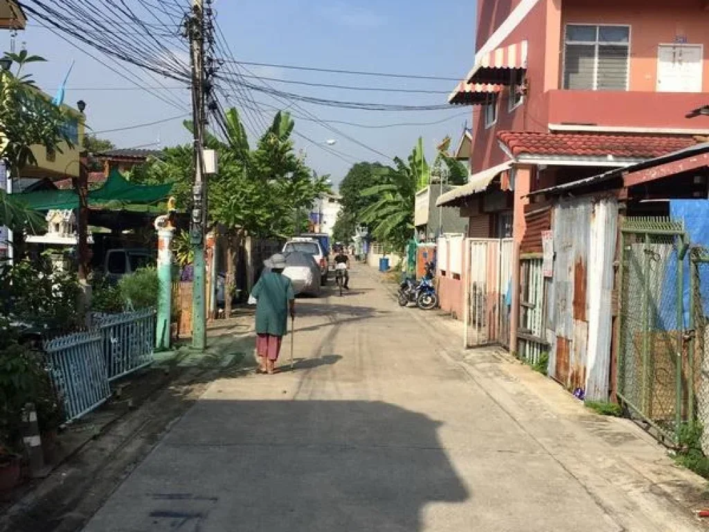 ขายด่วนที่ดิน 50ตรว ถนนประชาอุทิศ5 แยก4 ทำเลดีมาก เหมาะสร้างบ้างออฟฟิศ ตั้งราคาขายไว้15ล้านบาท พร้อมโอน