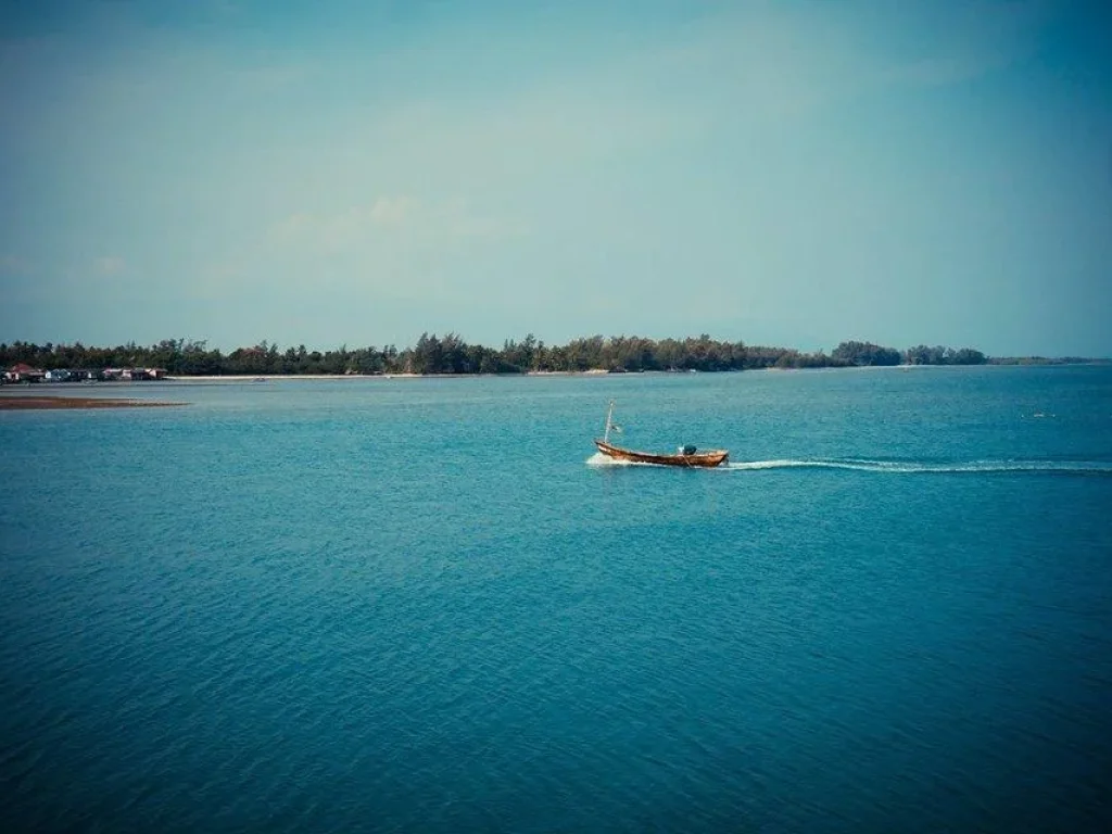 ขายที่ดินติดทะเล ลักษณะเป็นอ่าวกว้าง วิวเกาะมัน ทำท่าเรือยอร์ชได้