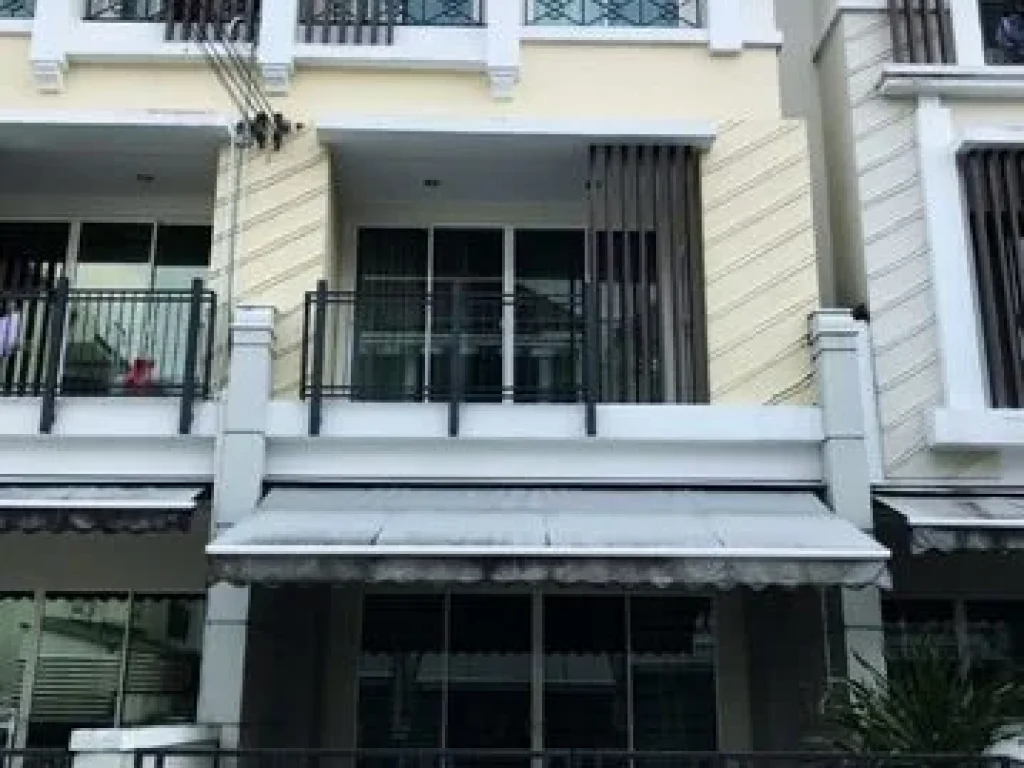 Townhouse for rent หมู่บ้านกลางเมืองเกษตร นวมินทร์ 2 ซอยลาดปลาเค้า 79 30000THBmonth