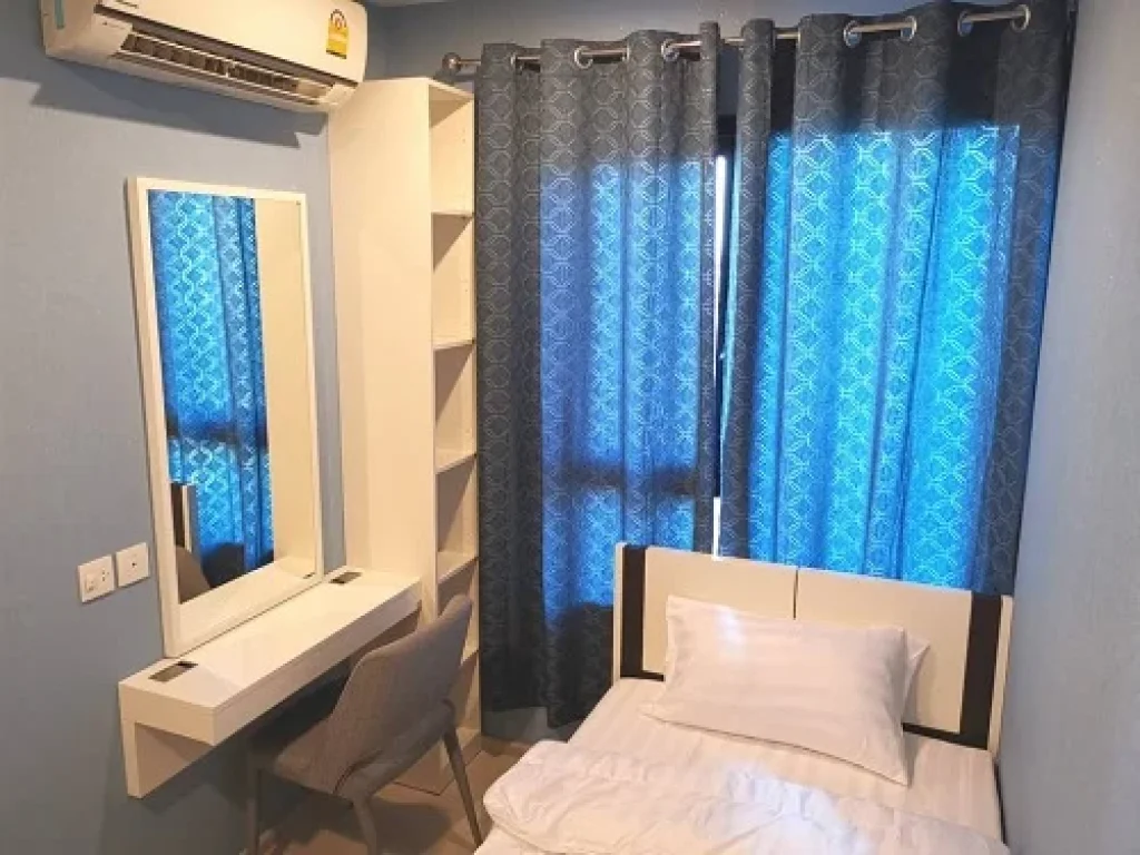 Life Asoke Condo for rent 2 Bedrooms 2 bathrooms with bathtub corner room north Facing on 15th Floor Fully Furnished and electrical appliance Onl