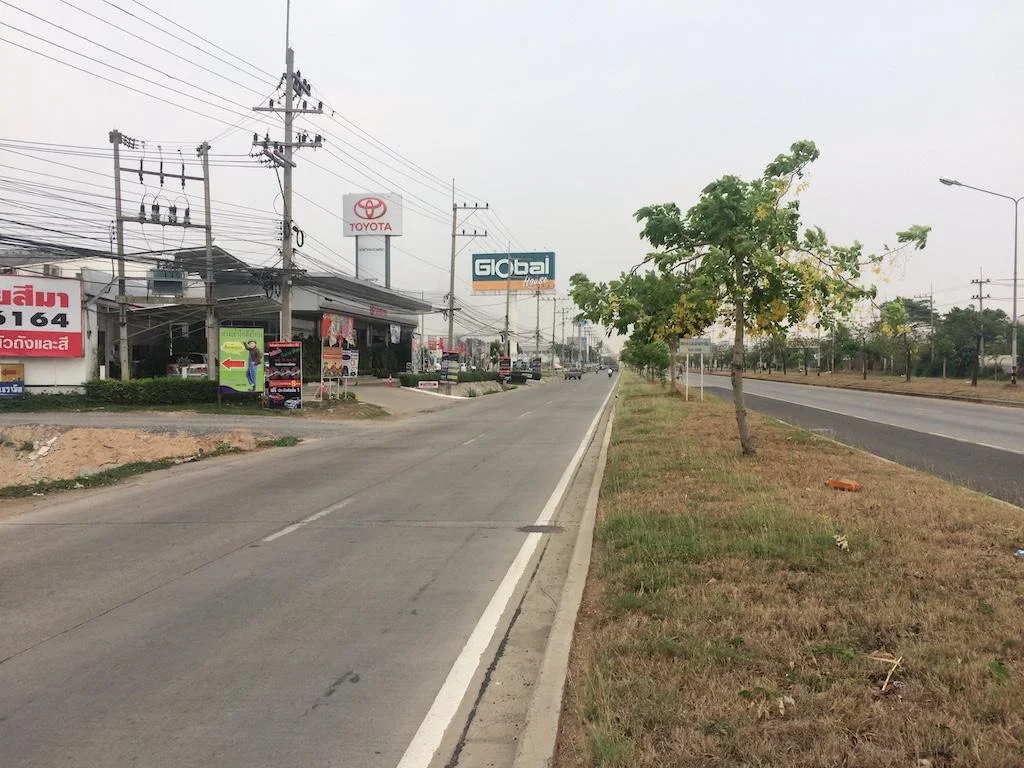 ขายที่ดินแปลงใหญ่ หน้ากว้าง 235 เมตร ติดถนนมิตรภาพ ในเมืองโคราช