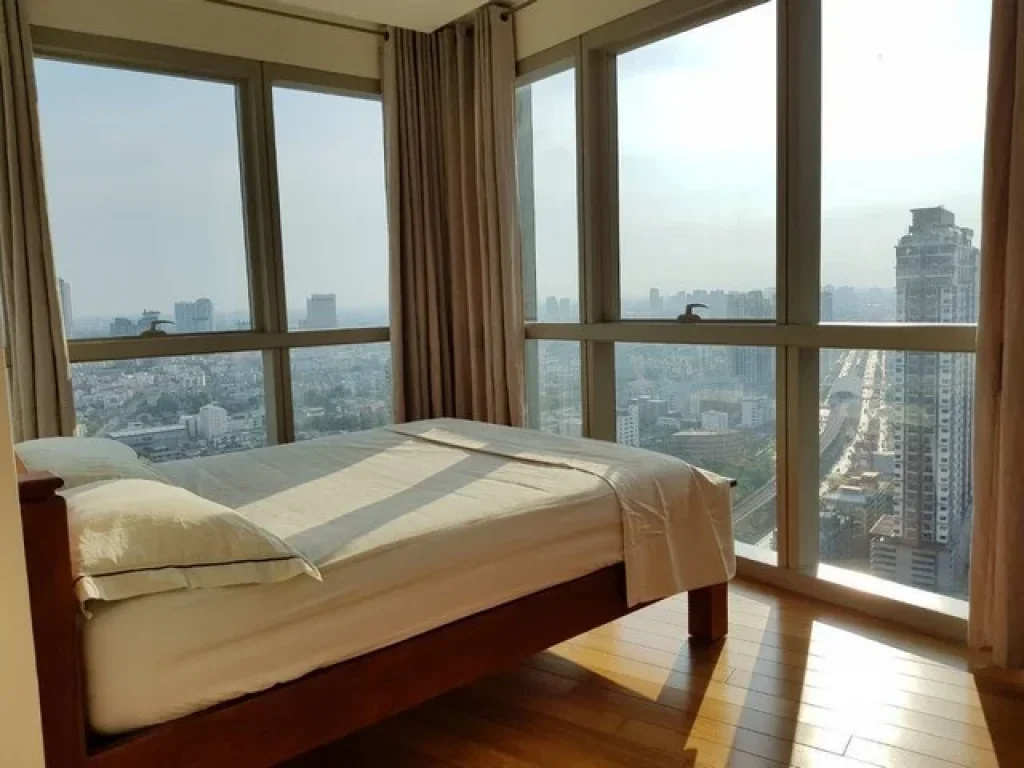 bedrooms for rent at the River Charoenakorn Soi 13 High Floor River View