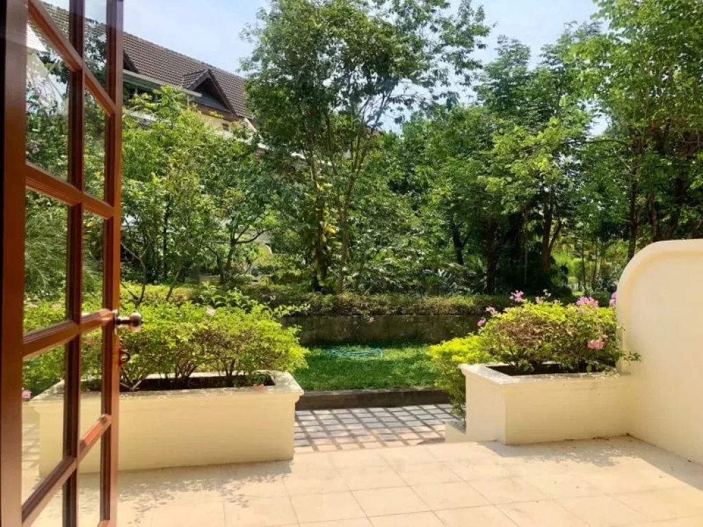 Cozy Living in Town Chang Phuak Mueang Chiang Mai 4 storey townhouse with 311 sqm living space Nice environment with greener garden large swim