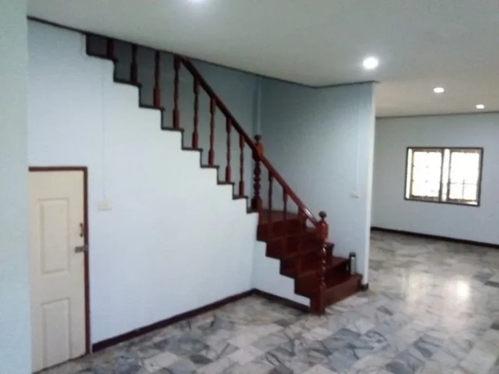 Townhome For Rent ให้เช่าทาวน์โฮม 3 ชั้น 28 ตรว 15000บาทเดือน