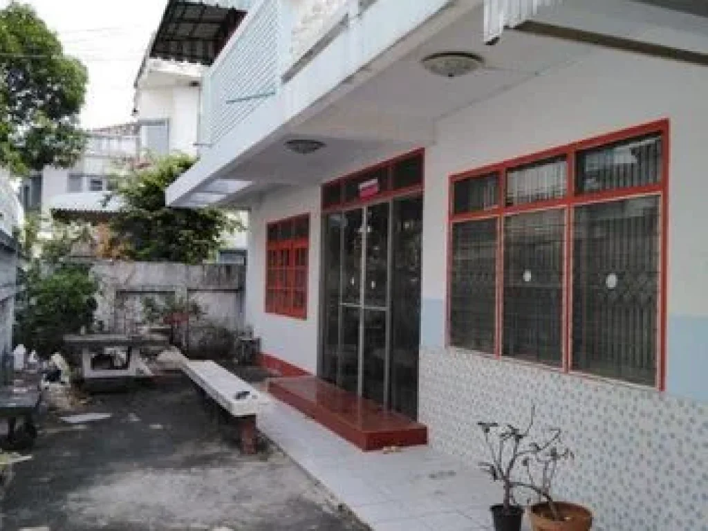 ให้เช่าบ้าน 2 ชั้นย่านรัชดา ใกล้ MRT สุทธิสาร House for rent near MRT Suthisarn Ratchada road