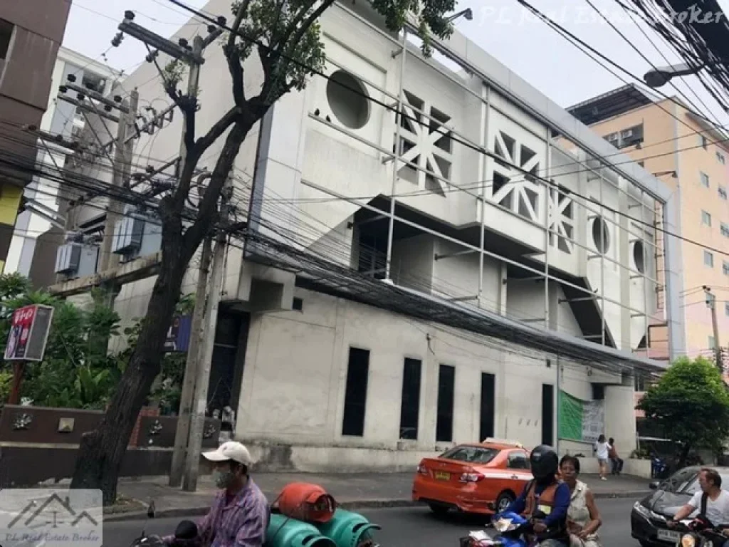 ให้เช่าพื้นที่สำนักงาน ใกล้ MRT ห้วยขวาง ขนาด 400 ตารางเมตร ติดกับถนนประชาสงเคราะห์