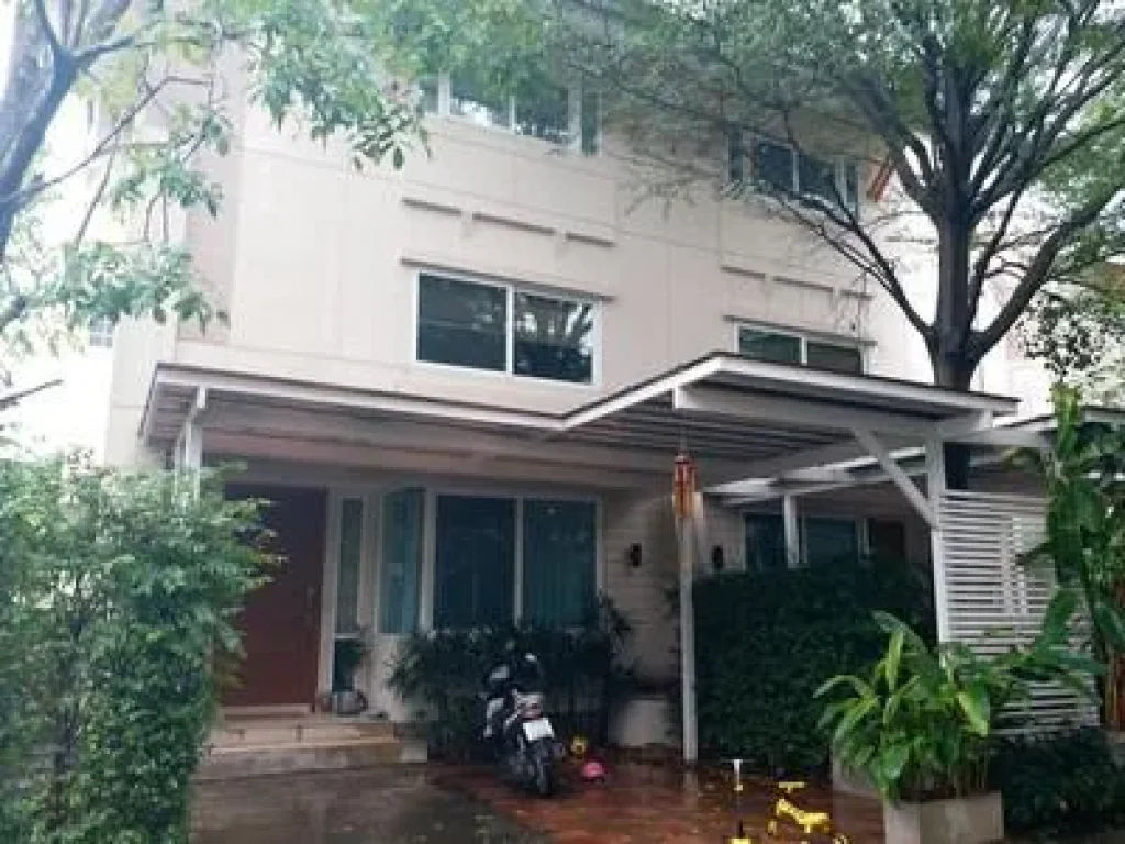 Twin house 4 storey for rent Sukhumvit 63 Soi Ekamai 22