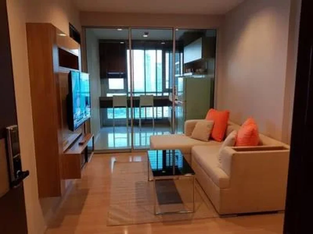 The Rhythm Condo Sathorn 1 Bed for rent fully furnished with beautiful river view