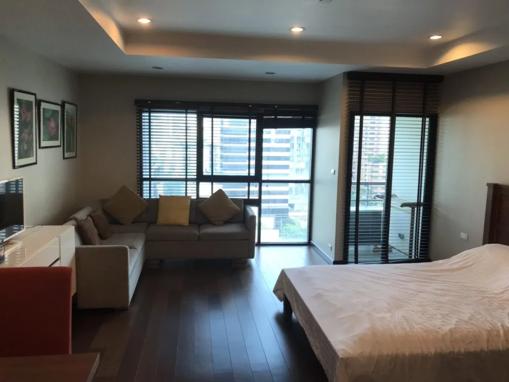 Rent Condo in Sathorn Rd beside Malasia embassy Sathorn garden condo locate in the heart of Sathorn Road