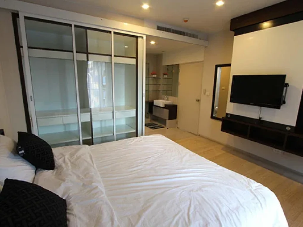 เช่าด่วน คอนโด Noble Solo ทองหล่อ 20 แบบ 2 ห้องนอน For Rent A Nice 2 Bedroom Unit- just 10 Min from BTS Thonglor