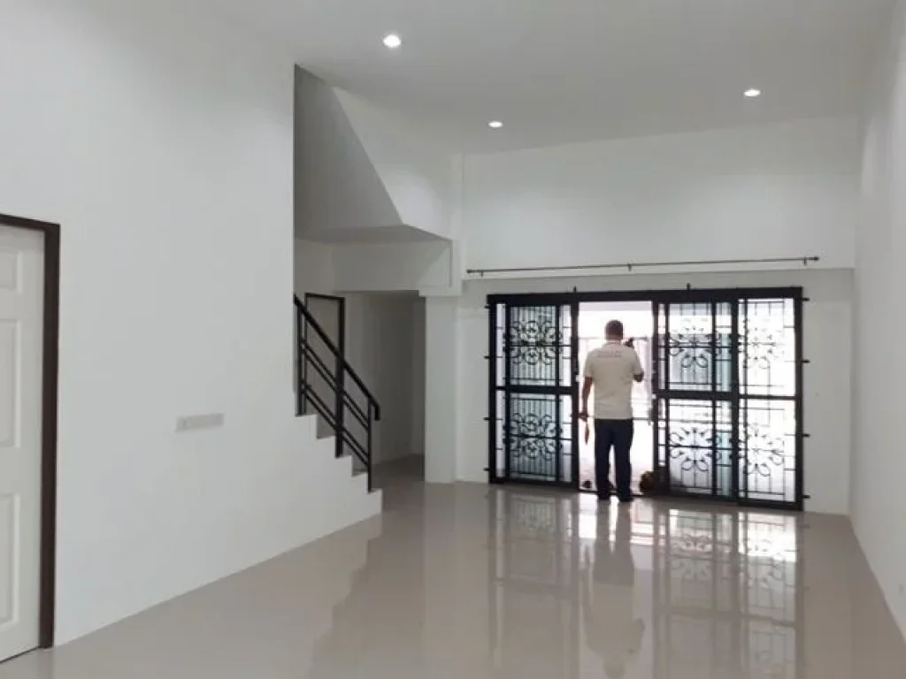 House for Rent ให้เช่าถูกมาก-โฮมอ๊อฟฟิสใหญ่ ซอยลาดพร้าวภาวนา 35000 บาทเดือน