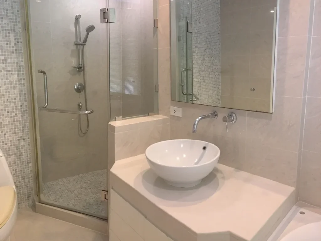 Condo for sale BAANSIRI 24 near BTS Phromphong 2 bed 2 bath with bathtub 10th Floor