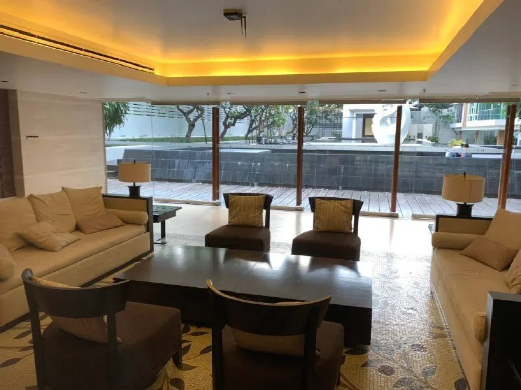 Penthouse Sukhumvit 301 Near Emquartier and Phrompong BTS