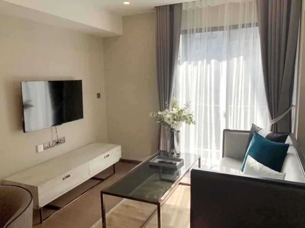 เช่า FOR RENT NA VARA RESIDENCE LANGSUAN 1 bed 42 Sqm38000 CLOSE BTS CHIDLOM