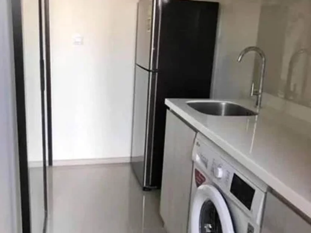 Condo for rent Life Asoke