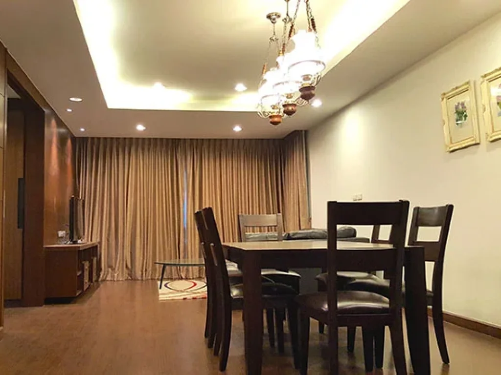 เช่าด่วน ห้องแบบ 3 ห้องนอนพี้นที่กว้างมาก ที่ คอนโด Sathorn Garden ถสาธรใต้ For Rent - A Spacious ampamp Nicely Décor 3 Bedroom Unit available