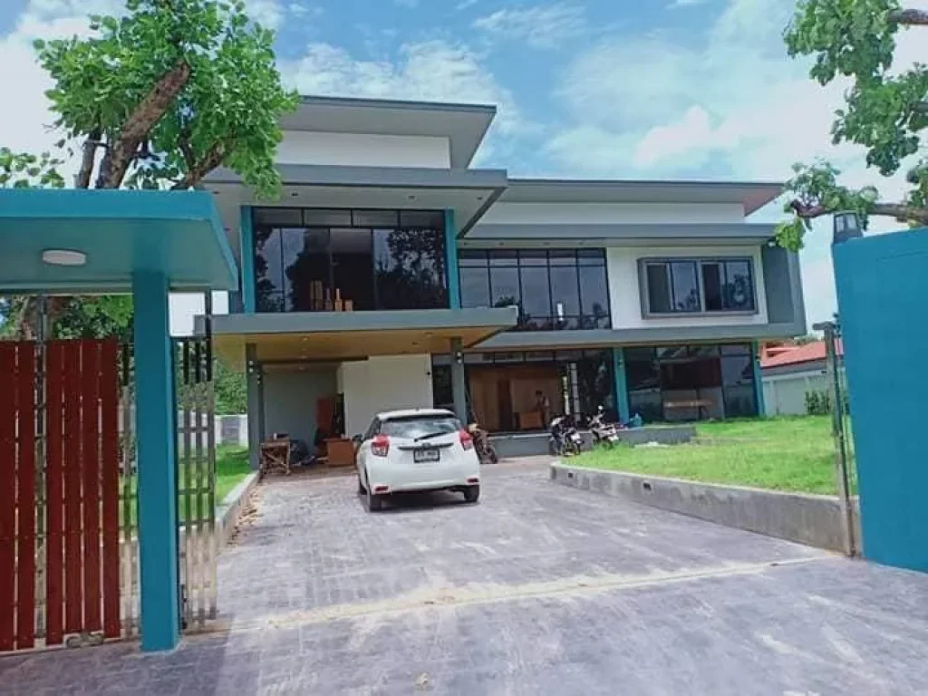 P-บ้านใหม่หลังใหญ่สไตล์โมเดิร์นบนพื้นที่ 240 ตรว ติดสำนักงานขนส่งอุบล