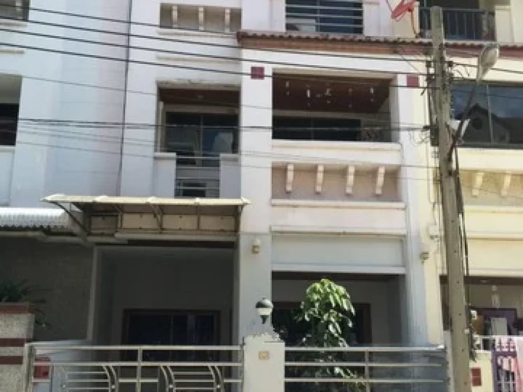 For Rent Townhome Soi Taksin 41 furniture 270 square 4 beds 4 baths