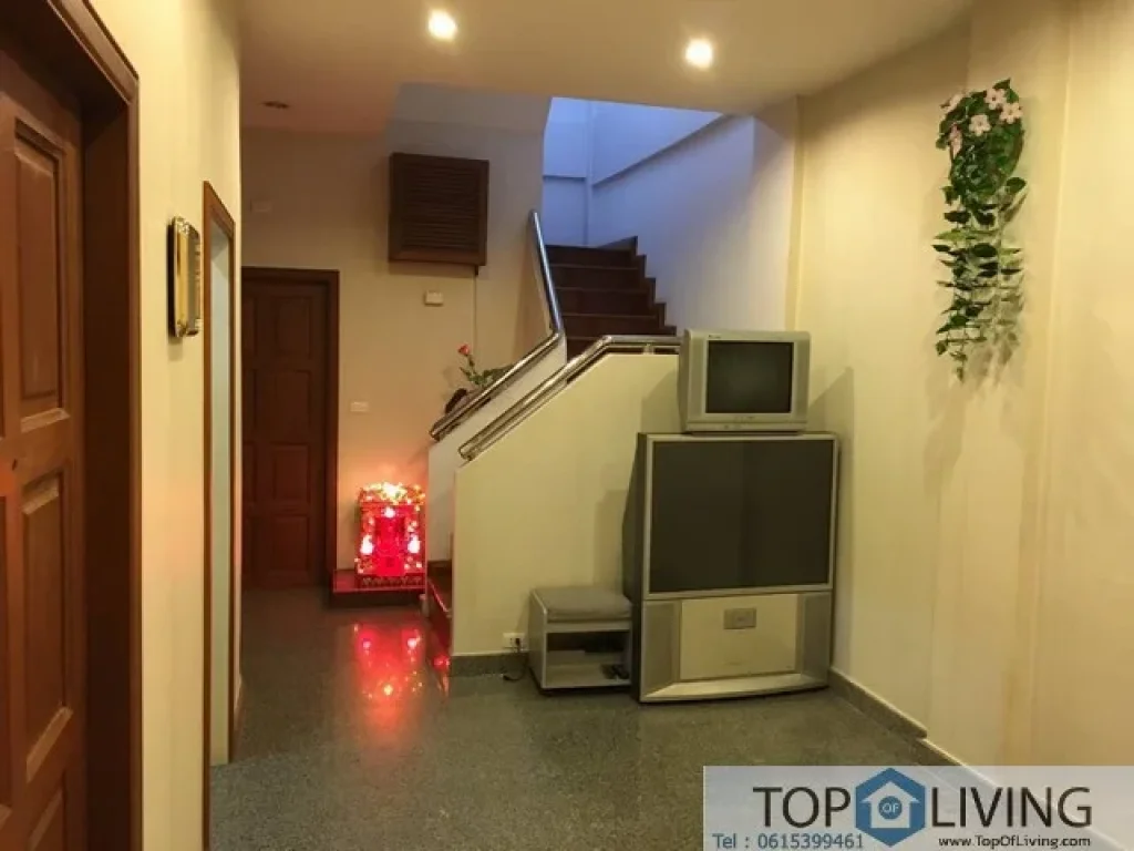 For Rent Townhome Soi Taksin 41 furniture 270 square 4 beds 4 baths