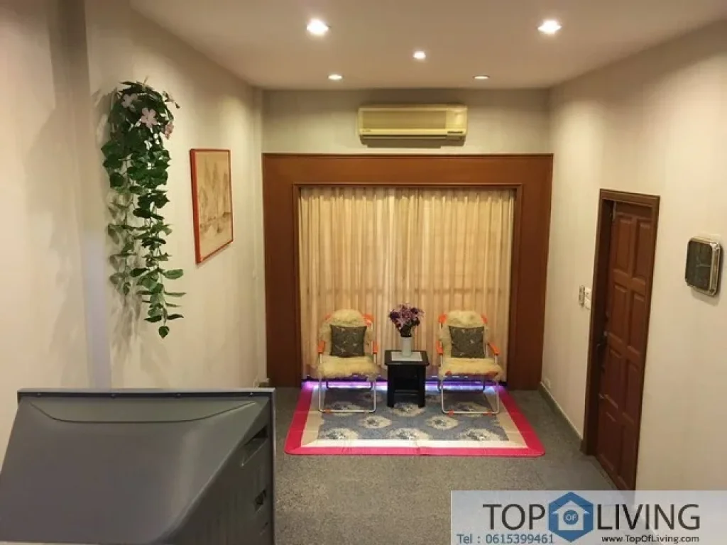 For Rent Townhome Soi Taksin 41 furniture 270 square 4 beds 4 baths