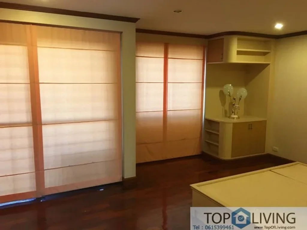 For Rent Townhome Soi Taksin 41 furniture 270 square 4 beds 4 baths