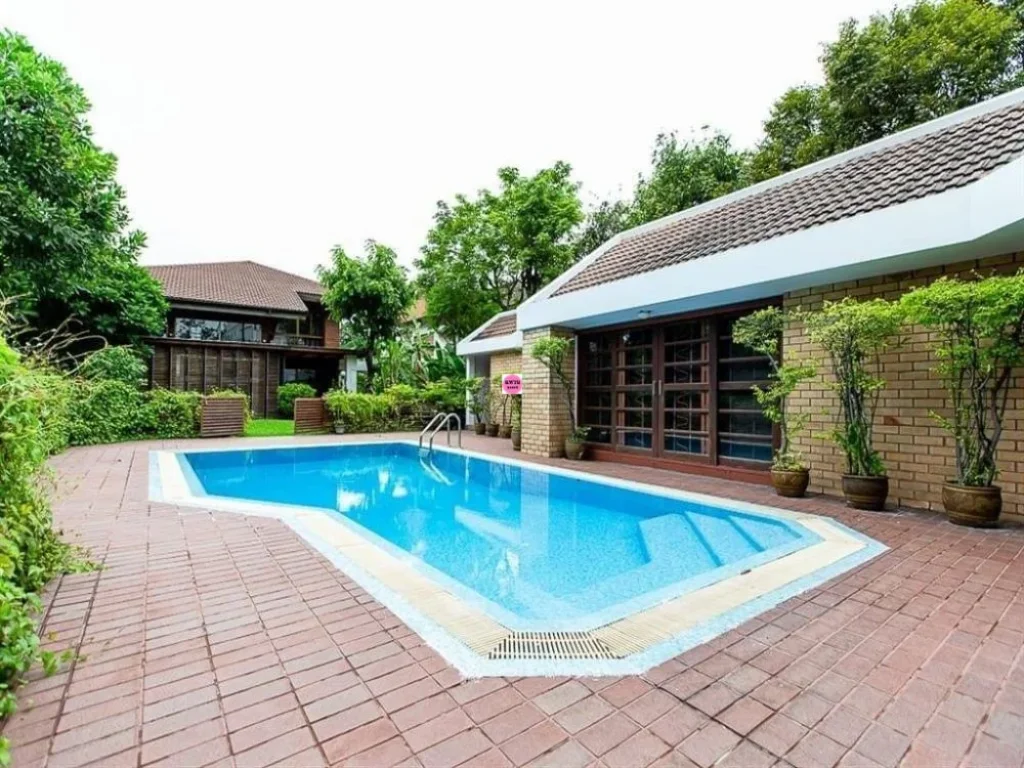 Single house Ekamai Bankok 400 sqw ขายบ้านเดี่ยวเอกมัย 2 ชั้น 1-0-0 ไร่ พร้อมสะว่ายน้ำ