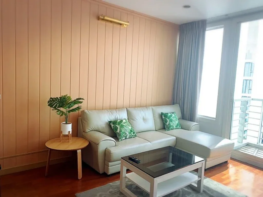 Siri Residence Sukhumvit 24 clean 17th floor beautiful view BTS Phrom Phong