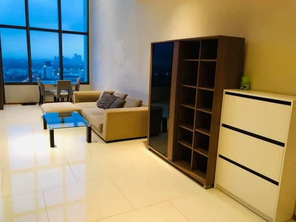 The Emporio Place Sukhumvit 24 quiet convenient safe BTS Phrom Phong