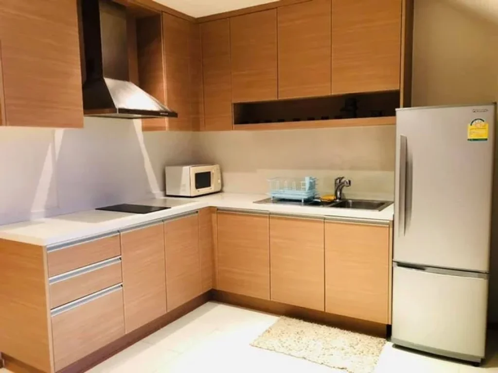 The Emporio Place Sukhumvit 24 quiet convenient safe BTS Phrom Phong