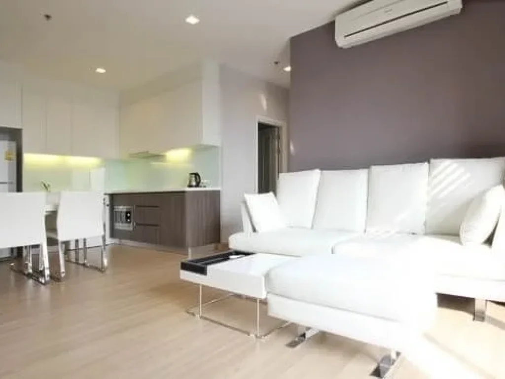 เช่าด่วน คอนโด Urbano Absolute สาธร-ตากสิน แต่งสวย แบบ 2 ห้องนอน For Rent A Beautiful 2 Bed Unit at Urbano Absolute Sathon-Taksin