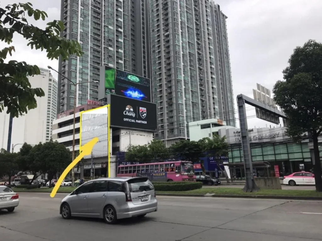 ให้เช่าอาคารพาณิชย์ติดถนนรัชดาใกล้ MRT ห้วยขวางเหมาะทำร้านอาหาร โชว์รูม คลีนิค ฟิตเนส โฮสเทล