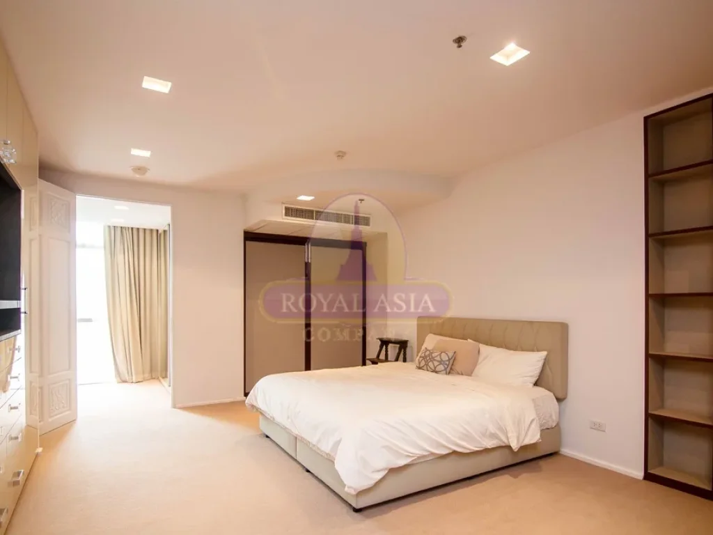 Bed Luxury Condo Unit Near BTS Ekamai Selling Below Market Price