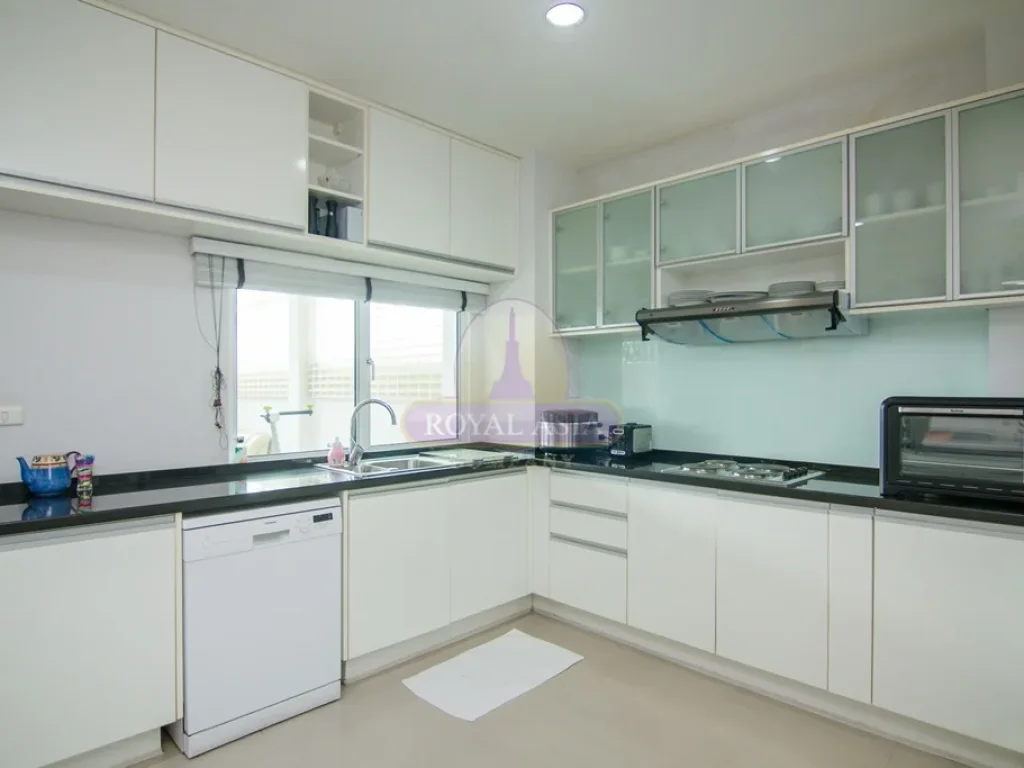 Large Executive Home-OfficeTownhome for Sale Udom Suk for Sale