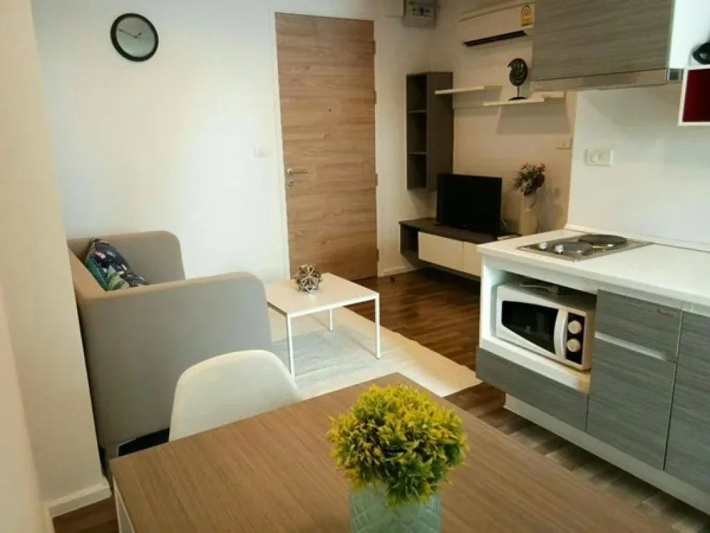 Living nest condo ถรามคำแหง ติดคลองแสนแสบ อยู่หลังห้างเดอะมอลล์ บางกะปิ ขนาดห้อง 30 ตรม ชั้น 4 วิวสระน้ำ