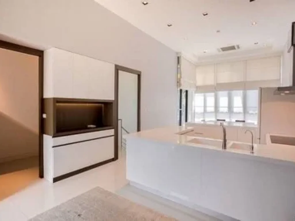 ขายด่วนราคาแบบขาดทุน Townhome Parklane22 Residences เอกมัย ตกแต่งสวยพร้อมอยู่