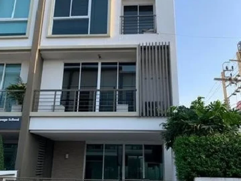 ให้เช่า TownHome ซลาดพร้าว21ใกล้MRT สถานีลาดพร้าว