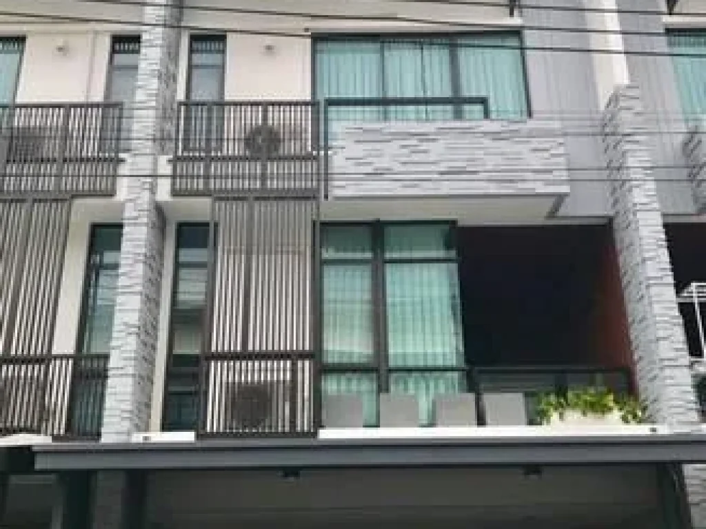 ทาวน์โฮม 3 ชั้น หมู่บ้านPlex บางนา fully furnished