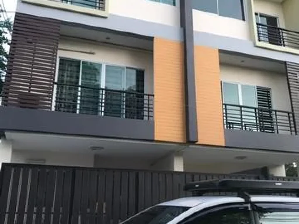 ขายบ้านสวย 3 ชั้น สภาพใหม่ บ้านทะลุหากันได้