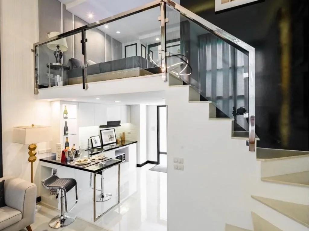 คอนโดห้อง loft เพดานสูง 43เมตร ใกล้บีทีเอสแบริ่ง 299ล้าน