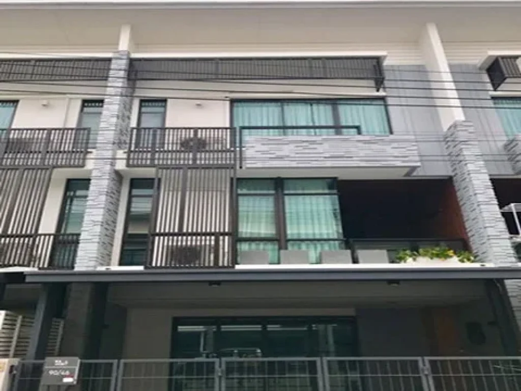 เช่า FOR RENT PLEX BANGNA KM5 3 beds 4 baths 22 Sqw40000 CLOSE MEGA BANGNA