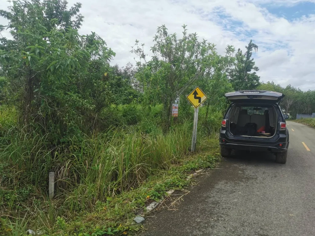 ขายที่ดิน4ห้องสามแยกกระบี่น้อยเข้าซอย200เมตร