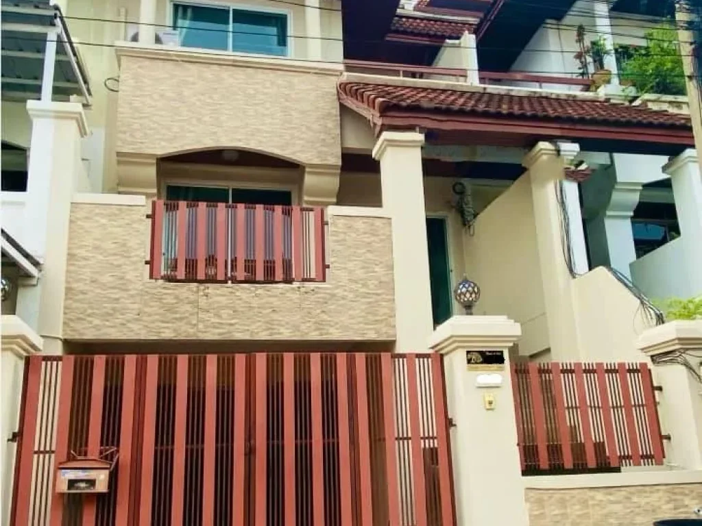 RENT Townhouse 3 ชั้นให้เช่า ซอยสุภาพงษ์ 1บ้านสวยทำเลดี RT294