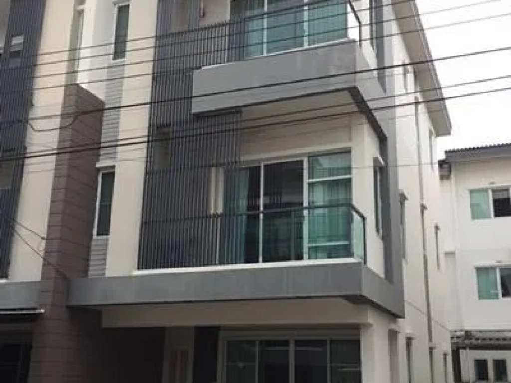 L26 ให้เช่า TownHouse หลังมุม ย่านศรีนครินทร์ Town avenue อ่อนนุช 68 พร้อมอยู่ ราคาเช่า 20000 บาทเดือน