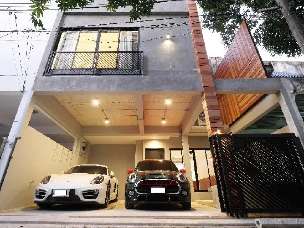 ให้เช่า ทาวน์โฮม ในซอยสุขุมวิท 49 Style MODERN LOFT