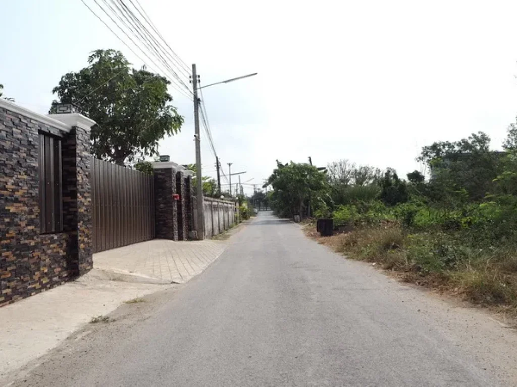 ที่ดิน อยู่ระหว่าง ซคลองสี่ตะวันออก 33-35 ซอยร่วมจิต คลองหลวง ปทุมธานี